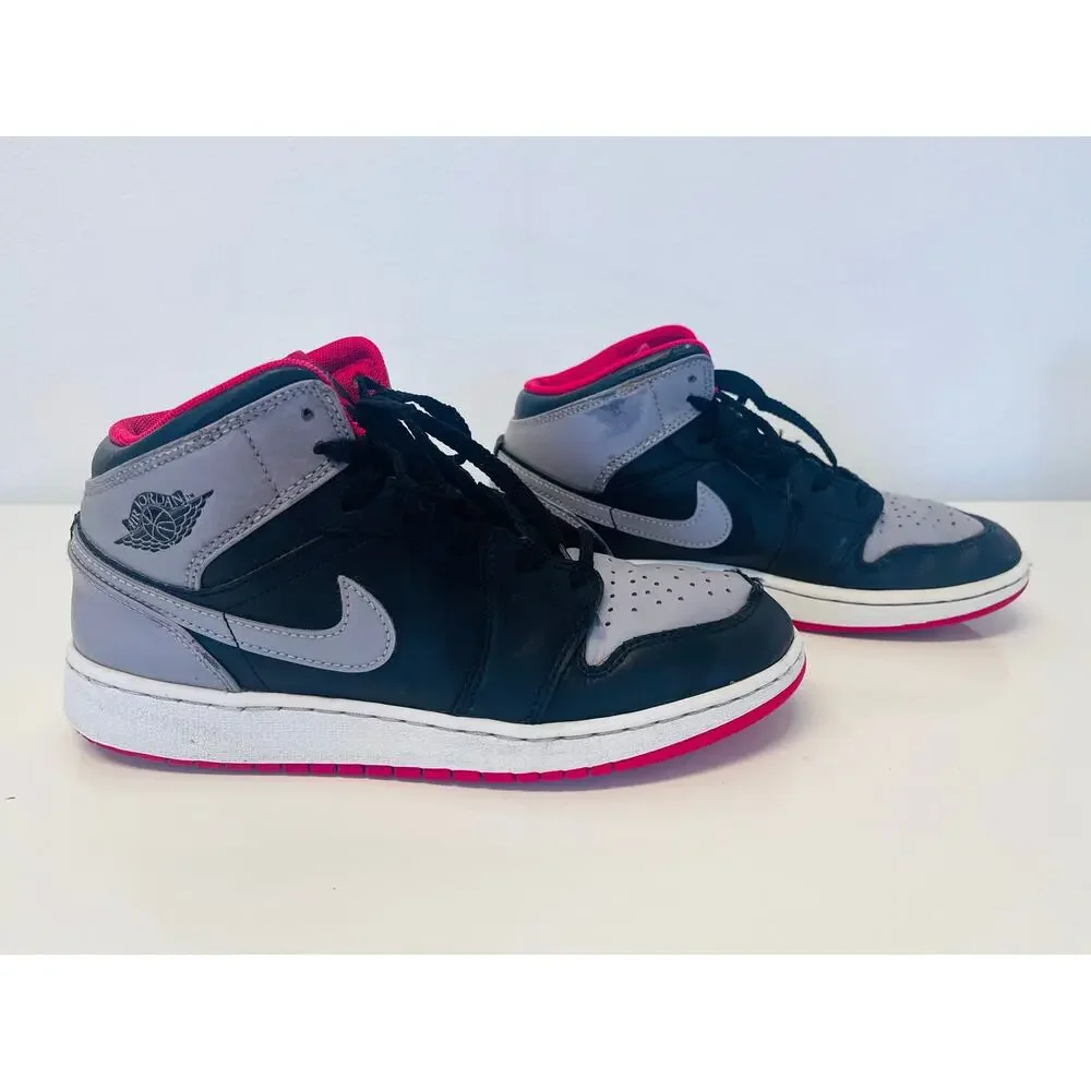 Nike Air Jordan mid size 6Y